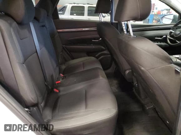 ✅ 2022 Hyundai Tucson Blue • VIN: KM8JBCA12NU025338 • Lot: 70356943. Wystawiony na Copart z przebiegiem 30 420 mil. Bezpłatny archiwum sprzedaży aukcyjnych z USA i szczegółowy raport historii pojazdu na DreamBid. Zdjęcie 11.