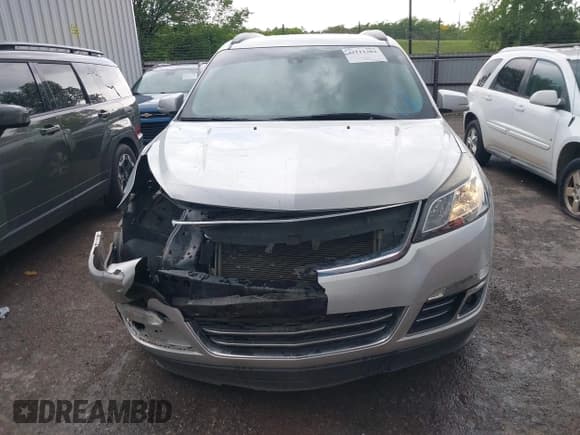 ✅ 2017 Chevrolet Traverse Premier • VIN: 1GNKRJKD1HJ230177 • Lot: 42111204. Wystawiony na IAAI z przebiegiem 121 727 mil. Bezpłatny archiwum sprzedaży aukcyjnych z USA i szczegółowy raport historii pojazdu na DreamBid. Zdjęcie 13.