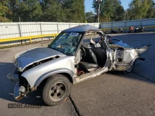 ✅ 1995 Chevrolet S-10 • VIN: 1GCCS14ZXS8133150 • Lot: 79944904. Listed on Copart with 205,984 mi. Free auction sales archive from the USA and detailed vehicle history report at DreamBid. Image 1.