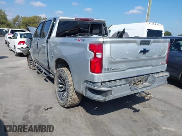 ✅ 2021 Chevrolet Silverado 1500 RST • VIN: 3GCUYEED3MG242351 • Lot: 43555641. Wystawiony na IAAI z przebiegiem 65 009 mil. Bezpłatny archiwum sprzedaży aukcyjnych z USA i szczegółowy raport historii pojazdu na DreamBid. Zdjęcie 3.