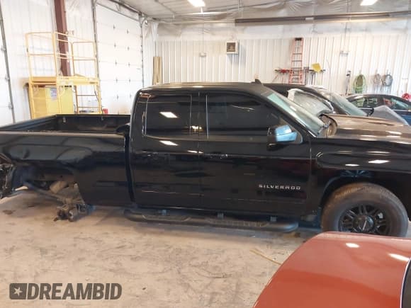 ✅ 2019 Chevrolet Silverado 1500 LT • VIN: 2GCVKPEC4K1201886 • Lot: 43135900. Wystawiony na IAAI z przebiegiem 94 810 mil. Bezpłatny archiwum sprzedaży aukcyjnych z USA i szczegółowy raport historii pojazdu na DreamBid. Zdjęcie 14.