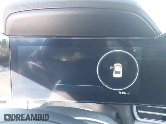 2025 Hyundai Elantra Limited z VIN KMHLP4DG8SU892402, wystawiony jako IAAI lot #43599758 z przebiegiem 16 587 mil mil oraz . Historia ofert i sprzedaży dostępna na DreamBid. Obrazek 7.