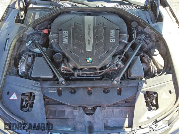 ✅ 2013 BMW 7 Series 750i • VIN: WBAYA8C51DC996576 • Лот: 89716555. Опубликован ранее на Copart с пробегом 135 727 миль. Бесплатный доступ к архиву аукционных продаж из США и подробный отчёт об истории автомобиля на DreamBid. Изображение 11.