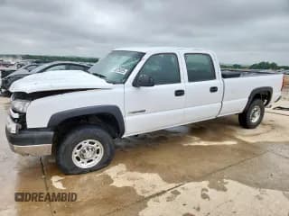 ✅ 2006 Chevrolet Silverado 2500HD Work Truck • VIN: 1GCHC23U56F226352 • Лот: 58729325. Опубликован ранее на Copart с пробегом 243 826 миль. Бесплатный доступ к архиву аукционных продаж из США и подробный отчёт об истории автомобиля на DreamBid. Изображение 1.