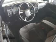 ✅ 2001 Chevrolet S-10 LS • VIN: 1GCCS19W518120920 • Лот: 49741775. Опубликован ранее на Copart с пробегом 221 583 миль. Бесплатный доступ к архиву аукционных продаж из США и подробный отчёт об истории автомобиля на DreamBid. Изображение 8.