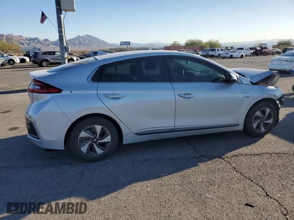 2019 Hyundai Ioniq SEL с VIN KMHC75LC5KU134599, выставлен на аукционе Copart как лот 75652314 с пробегом 73 289 миль миль и Списание • Salvage title. История ставок и продаж доступна на DreamBid. Изображение 3.