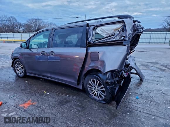 ✅ 2018 Toyota Sienna XLE Auto Access Seat • VIN: 5TDYZ3DC1JS919048 • Lot: 94096245. Listed on Copart with 135,645 mi. Free auction sales archive from the USA and detailed vehicle history report at DreamBid. Image 2.