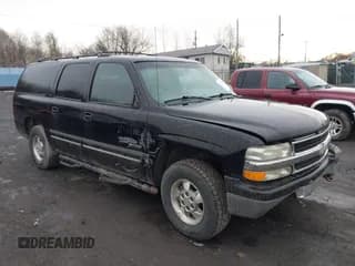 ✅ 2000 Chevrolet Suburban LT • VIN: 3GNFK16T1YG197268 • Lot: 42026756. Listed on IAAI with 151,674 mi. Free auction sales archive from the USA and detailed vehicle history report at DreamBid. Image 1.