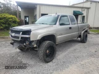 ✅ 2003 Chevrolet Silverado 2500HD LT • VIN: 1GCHK29173E252761 • Lot: 66938955. Wystawiony na Copart z przebiegiem 265 627 mil. Bezpłatny archiwum sprzedaży aukcyjnych z USA i szczegółowy raport historii pojazdu na DreamBid. Zdjęcie 1.