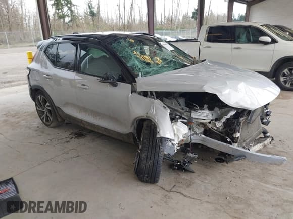 ✅ 2022 Volvo XC40 R-Design • VIN: YV4162UM4N2722947 • Lot: 41906690. Listed on IAAI with 43,077 mi. Free auction sales archive from the USA and detailed vehicle history report at DreamBid. Image 1.