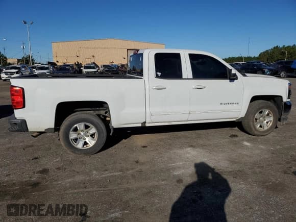 ✅ 2017 Chevrolet Silverado 1500 LT • VIN: 1GCRCREC5HZ296081 • Лот: 76128934. Опубликован ранее на Copart с пробегом 240 939 миль. Бесплатный доступ к архиву аукционных продаж из США и подробный отчёт об истории автомобиля на DreamBid. Изображение 3.