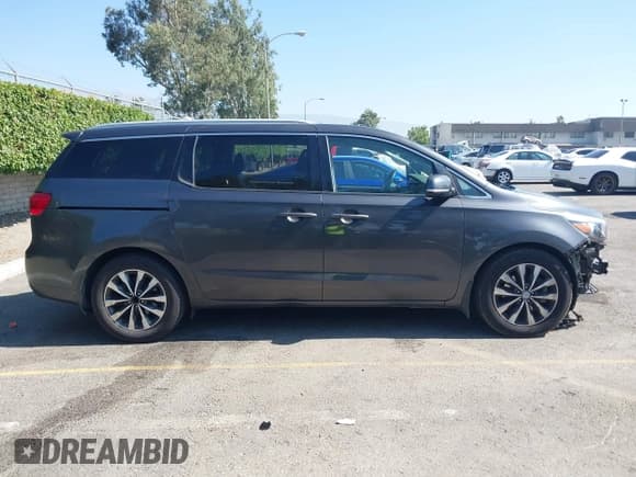 ✅ 2018 Kia Sedona EX • VIN: KNDMC5C15J6366481 • Lot: 42674477. Wystawiony na IAAI z przebiegiem 120 351 mil. Bezpłatny archiwum sprzedaży aukcyjnych z USA i szczegółowy raport historii pojazdu na DreamBid. Zdjęcie 13.
