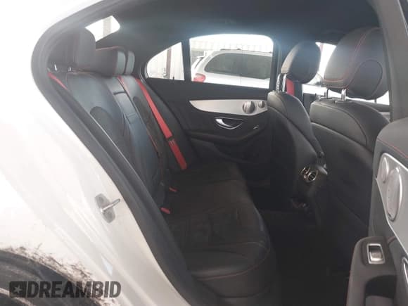 ✅ 2016 Mercedes-Benz C 450 AMG • VIN: 55SWF6EB6GU132325 • Lot: 43714616. Wystawiony na IAAI z przebiegiem 57 478 mil. Bezpłatny archiwum sprzedaży aukcyjnych z USA i szczegółowy raport historii pojazdu na DreamBid. Zdjęcie 8.