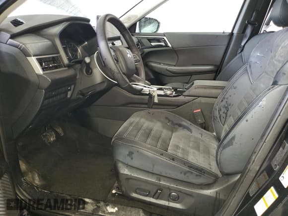 ✅ 2025 Mitsubishi Outlander SE • VIN: JA4J3VA89SZ045668 • Лот: 90804035. Опубликован ранее на Copart с пробегом 6 806 миль. Бесплатный доступ к архиву аукционных продаж из США и подробный отчёт об истории автомобиля на DreamBid. Изображение 7.