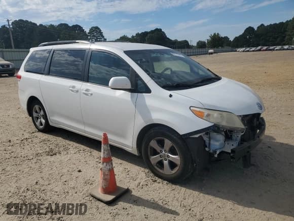 ✅ 2014 Toyota Sienna LE AAS • VIN: 5TDKK3DC4ES460369 • Lot: 87111115. Listed on Copart with 169,557 mi. Free auction sales archive from the USA and detailed vehicle history report at DreamBid. Image 4.