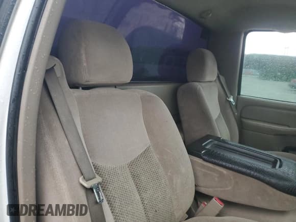 ✅ 2006 Chevrolet Silverado 1500 Work Truck • VIN: 3GCEC14X26G262097 • Лот: 81327164. Опубликован ранее на Copart с пробегом 172 706 миль. Бесплатный доступ к архиву аукционных продаж из США и подробный отчёт об истории автомобиля на DreamBid. Изображение 10.