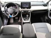 ✅ 2022 Toyota RAV4 XLE Premium • VIN: 2T3A1RFV5NC308827 • Лот: 86826235. Опубликован ранее на Copart с пробегом 39 570 миль. Бесплатный доступ к архиву аукционных продаж из США и подробный отчёт об истории автомобиля на DreamBid. Изображение 8.