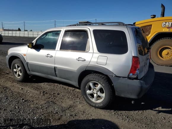 ✅ 2005 Mazda Tribute i • VIN: 4F2YZ92Z85KM06161 • Лот: 75021414. Опубликован ранее на Copart с пробегом 171 167 миль. Бесплатный доступ к архиву аукционных продаж из США и подробный отчёт об истории автомобиля на DreamBid. Изображение 2.