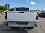 ✅ 2022 Chevrolet Silverado 2500HD LT • VIN: 1GC1YNEY2NF342112 • Lot: 92041275. Wystawiony na Copart z przebiegiem 61 076 mil. Bezpłatny archiwum sprzedaży aukcyjnych z USA i szczegółowy raport historii pojazdu na DreamBid. Zdjęcie 6.