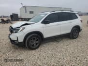 ✅ 2024 Honda Passport TrailSport • VIN: 5FNYF8H68RB013750 • Lot: 83757024. Listed on Copart with 6,308 mi. Free auction sales archive from the USA and detailed vehicle history report at DreamBid. Image 1.