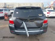 ✅ 2013 Toyota Highlander • VIN: 5TDZK3EH2DS138742 • Lot: 42465215. Listed on IAAI with 117,465 mi. Free auction sales archive from the USA and detailed vehicle history report at DreamBid. Image 16.