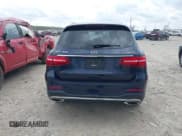 ✅ 2019 Mercedes-Benz GLC 300 • VIN: WDC0G4KB5KV185843 • Lot: 42082096. Wystawiony na IAAI z przebiegiem 83 210 mil. Bezpłatny archiwum sprzedaży aukcyjnych z USA i szczegółowy raport historii pojazdu na DreamBid. Zdjęcie 17.