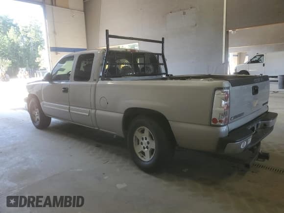 ✅ 2005 Chevrolet Silverado 1500 LT • VIN: 1GCEC19T85Z262819 • Лот: 71234355. Опубликован ранее на Copart с пробегом 251 267 миль. Бесплатный доступ к архиву аукционных продаж из США и подробный отчёт об истории автомобиля на DreamBid. Изображение 2.