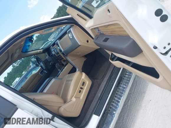 ✅ 2011 Ford F-150 Lariat • VIN: 1FTFW1E63BFA91325 • Lot: 42612046. Listed on IAAI with 187,617 mi. Free auction sales archive from the USA and detailed vehicle history report at DreamBid. Image 5.