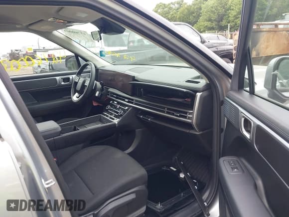 ✅ 2024 Hyundai Santa Fe SE • VIN: 5NMP1DGL7RH047378 • Lot: 42760003. Listed on IAAI with 17,733 mi. Free auction sales archive from the USA and detailed vehicle history report at DreamBid. Image 5.