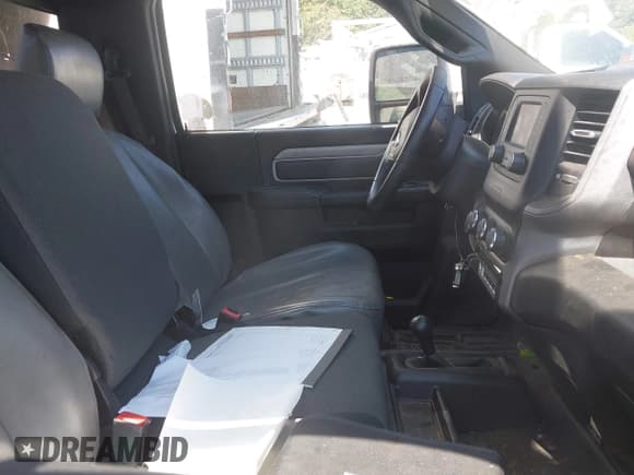 ✅ 2024 Ram 2500 • VIN: 3C7WR5AJ8RG276202 • Lot: 43171832. Wystawiony na IAAI z przebiegiem 14 915 mil. Bezpłatny archiwum sprzedaży aukcyjnych z USA i szczegółowy raport historii pojazdu na DreamBid. Zdjęcie 5.