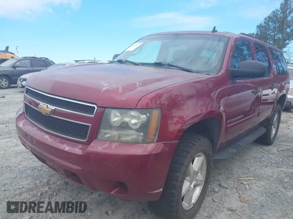 ✅ 2007 Chevrolet Suburban LT • VIN: 3GNFC16027G286929 • Lot: 41648787. Listed on IAAI with 219,212 mi. Free auction sales archive from the USA and detailed vehicle history report at DreamBid. Image 2.