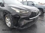 ✅ 2022 Toyota Highlander L • VIN: 5TDCZRAH5NS111322 • Lot: 43712990. Wystawiony na IAAI z przebiegiem 34 719 mil. Bezpłatny archiwum sprzedaży aukcyjnych z USA i szczegółowy raport historii pojazdu na DreamBid. Zdjęcie 12.