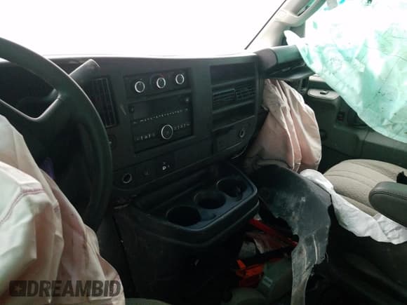 ✅ 2019 GMC Savana • VIN: 7GZ07SFG1KN003218 • Lot: 84340584. Listed on Copart with 383,500 mi. Free auction sales archive from the USA and detailed vehicle history report at DreamBid. Image 8.