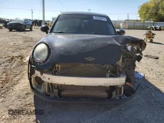 ✅ 2017 MINI Hardtop 4 Door Cooper • VIN: WMWXU1C31H2F78686 • Lot: 90586615. Wystawiony na Copart z przebiegiem 119 559 mil. Bezpłatny archiwum sprzedaży aukcyjnych z USA i szczegółowy raport historii pojazdu na DreamBid. Zdjęcie 5.