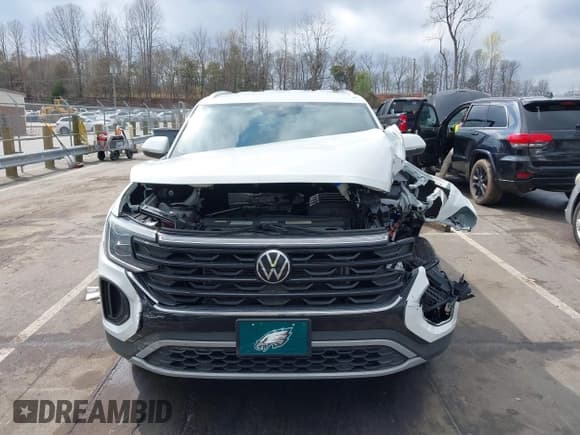 ✅ 2024 Volkswagen Atlas SE • VIN: 1V2LE2CA5RC243036 • Lot: 41860475. Wystawiony na IAAI z przebiegiem 7 766 mil. Bezpłatny archiwum sprzedaży aukcyjnych z USA i szczegółowy raport historii pojazdu na DreamBid. Zdjęcie 12.