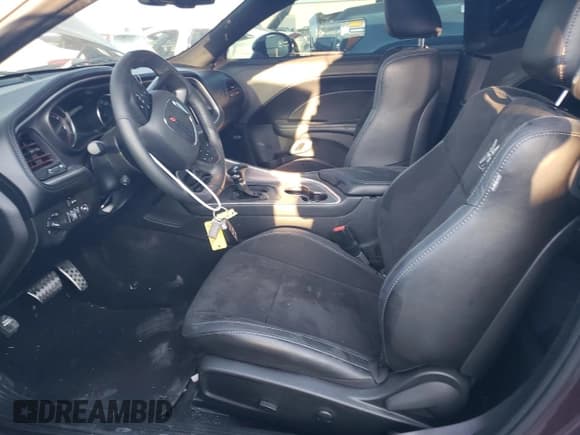 ✅ 2022 Dodge Challenger R/T Scat Pack Widebody • VIN: 2C3CDZFJ4NH245901 • Lot: 66076303. Wystawiony na Copart z przebiegiem 13 533 mil. Bezpłatny archiwum sprzedaży aukcyjnych z USA i szczegółowy raport historii pojazdu na DreamBid. Zdjęcie 7.