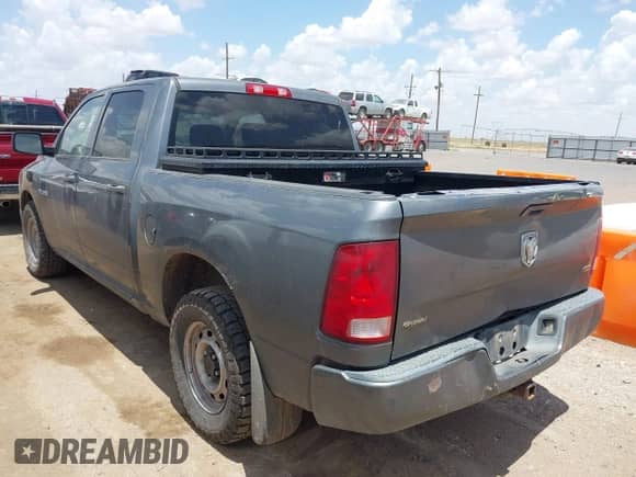 2010 Dodge 1500 TRX z VIN 1D7RB1CP7AS156077, wystawiony jako IAAI lot #42549980 z przebiegiem 330 263 mil mil oraz . Historia ofert i sprzedaży dostępna na DreamBid. Obrazek 3.