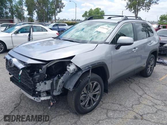 ✅ 2025 Toyota RAV4 Hybrid XLE Premium • VIN: JTMB6RFV5SD157761 • Lot: 42261188. Listed on IAAI with 3,586 mi. Free auction sales archive from the USA and detailed vehicle history report at DreamBid. Image 2.