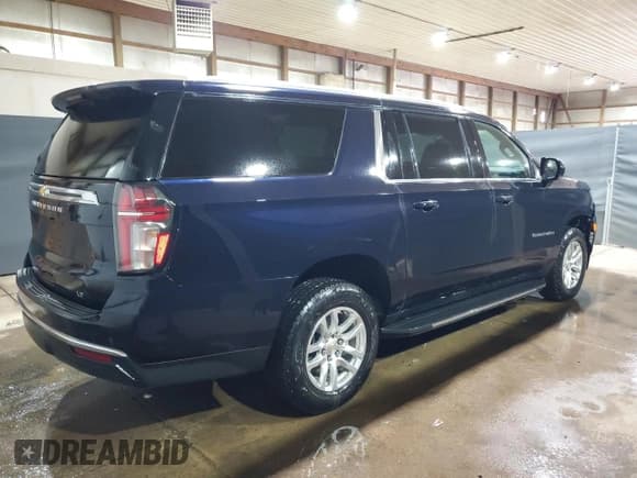 ✅ 2022 Chevrolet Suburban LT • VIN: 1GNSKCKD7NR181712 • Lot: 74252344. Wystawiony na Copart z przebiegiem 65 137 mil. Bezpłatny archiwum sprzedaży aukcyjnych z USA i szczegółowy raport historii pojazdu na DreamBid. Zdjęcie 3.