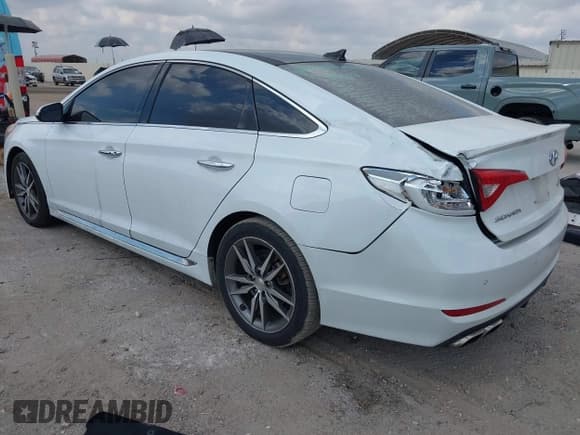 ✅ 2015 Hyundai Sonata Sport • VIN: 5NPE34AB9FH053070 • Lot: 43467488. Wystawiony na IAAI z przebiegiem 161 949 mil. Bezpłatny archiwum sprzedaży aukcyjnych z USA i szczegółowy raport historii pojazdu na DreamBid. Zdjęcie 3.
