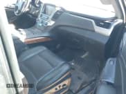 ✅ 2018 Chevrolet Suburban Premier • VIN: 1GNSKJKC9JR298536 • Лот: 43577245. Опубликован ранее на IAAI с пробегом 138 244 миль. Бесплатный доступ к архиву аукционных продаж из США и подробный отчёт об истории автомобиля на DreamBid. Изображение 5.