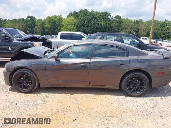 ✅ 2014 Dodge Charger SXT • VIN: 2C3CDXHGXEH358791 • Lot: 42751621. Wystawiony na IAAI z przebiegiem 203 349 mil. Bezpłatny archiwum sprzedaży aukcyjnych z USA i szczegółowy raport historii pojazdu na DreamBid. Zdjęcie 14.