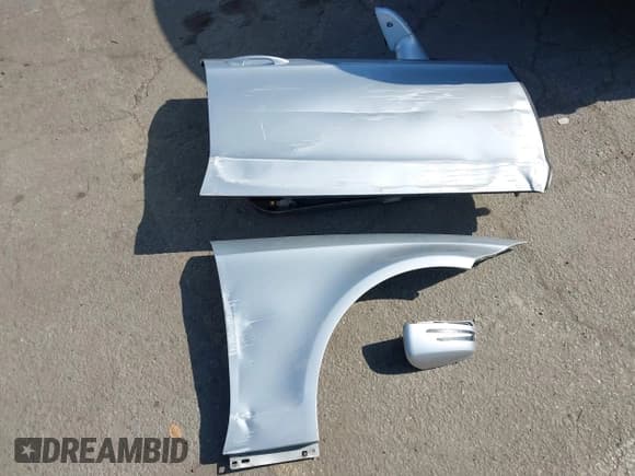 ✅ 2014 Mercedes-Benz CLS 550 • VIN: WDDLJ7DB0EA098825 • Lot: 43523562. Wystawiony na IAAI z przebiegiem 138 957 mil. Bezpłatny archiwum sprzedaży aukcyjnych z USA i szczegółowy raport historii pojazdu na DreamBid. Zdjęcie 12.