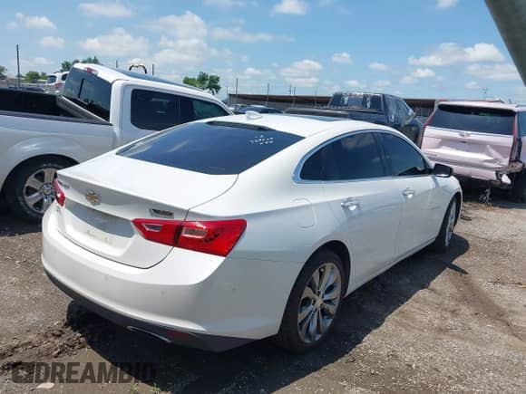 2016 Chevrolet Malibu Premier z VIN 1G1ZH5SX6GF268381, wystawiony jako IAAI lot #42517779 z przebiegiem 83 838 mil mil oraz . Historia ofert i sprzedaży dostępna na DreamBid. Obrazek 4.
