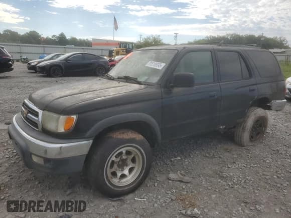 ✅ 1999 Toyota 4Runner SR5 • VIN: JT3GN86R3X0107885 • Лот: 70510995. Опубликован ранее на Copart с пробегом Не указан. Бесплатный доступ к архиву аукционных продаж из США и подробный отчёт об истории автомобиля на DreamBid. Изображение 1.