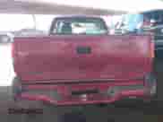 1996 Chevrolet S-10 LS с VIN 1GCCS1944TK146784, выставлен на аукционе IAAI как лот 43156017 с пробегом 338 811 миль миль и . История ставок и продаж доступна на DreamBid. Изображение 16.