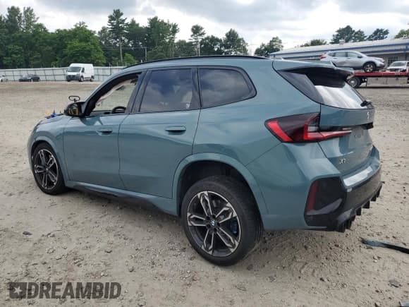 ✅ 2024 BMW X1 • VIN: WBX13EF0XR5Z97754 • Lot: 64200945. Wystawiony na Copart z przebiegiem 28 918 mil. Bezpłatny archiwum sprzedaży aukcyjnych z USA i szczegółowy raport historii pojazdu na DreamBid. Zdjęcie 2.