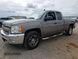 2013 Chevrolet Silverado 1500 LT with VIN 1GCRKSE71DZ112553, listed as a Copart auction lot 81143855 with 133,721 mi miles and Salvage title. Bid and sale history available at DreamBid. Image 1.