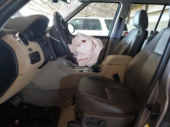 ✅ 2016 Land Rover LR4 HSE Lux • VIN: SALAK2V66GA805702 • Лот: 68152203. Опубликован ранее на Copart с пробегом 77 858 миль. Бесплатный доступ к архиву аукционных продаж из США и подробный отчёт об истории автомобиля на DreamBid. Изображение 7.