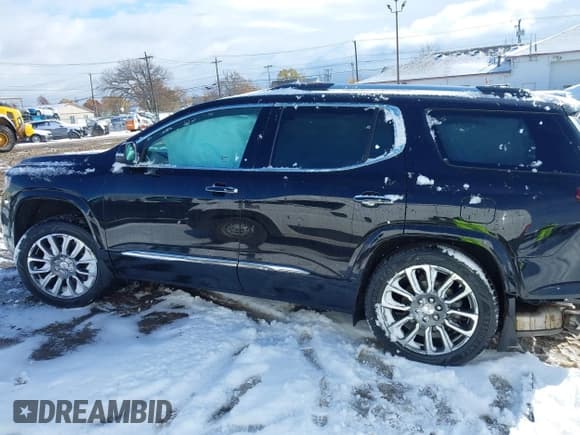 ✅ 2021 GMC Acadia Denali • VIN: 1GKKNXLS7MZ204980 • Lot: 43664262. Wystawiony na IAAI z przebiegiem 35 842 mil. Bezpłatny archiwum sprzedaży aukcyjnych z USA i szczegółowy raport historii pojazdu na DreamBid. Zdjęcie 13.